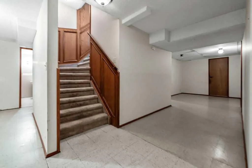 56 Bernard Way NW