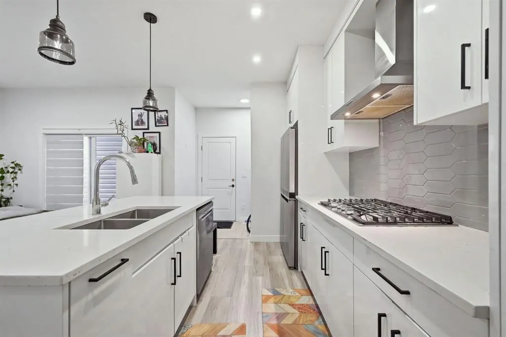118 Saddlelake Manor NE