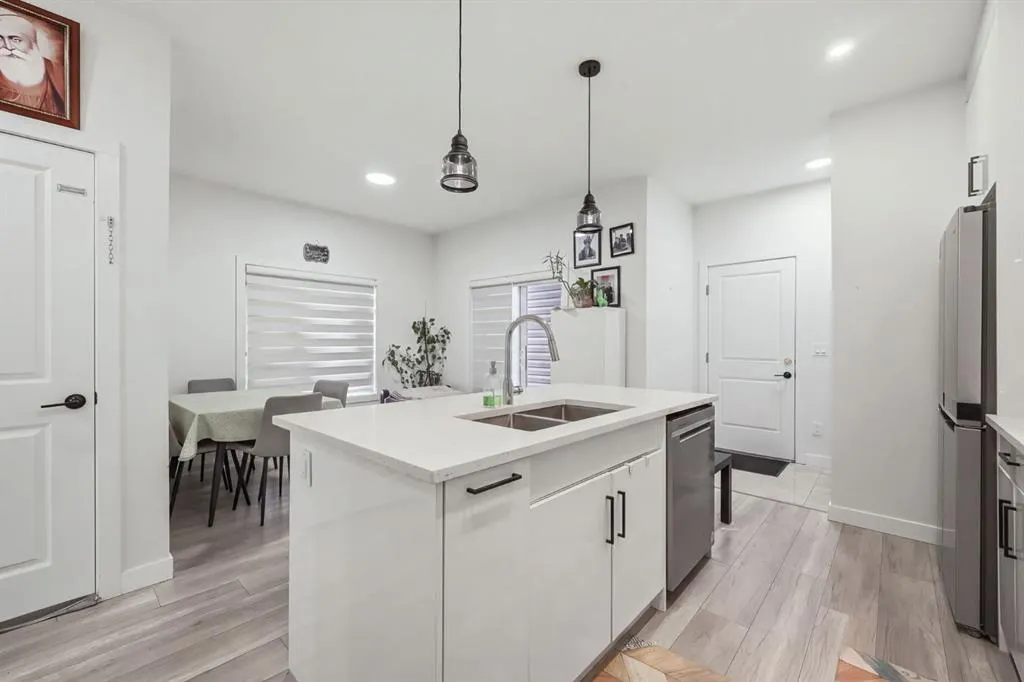 118 Saddlelake Manor NE