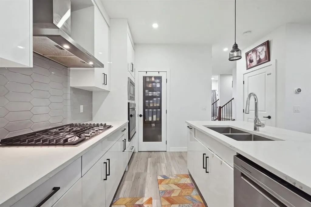 118 Saddlelake Manor NE