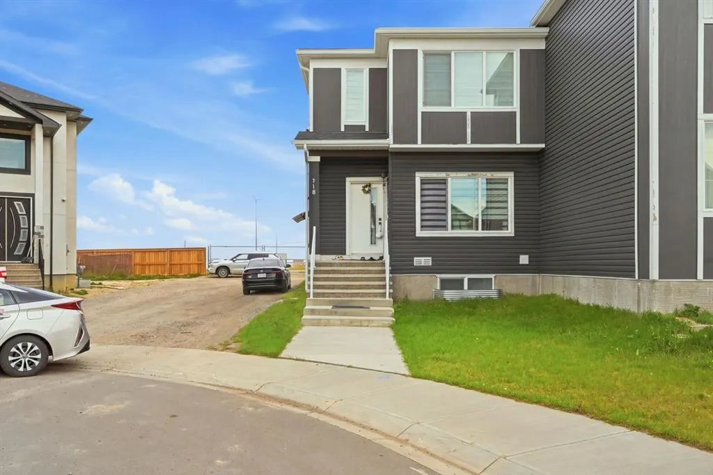 118 Saddlelake Manor NE