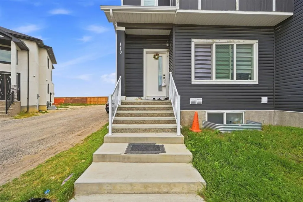 118 Saddlelake Manor NE