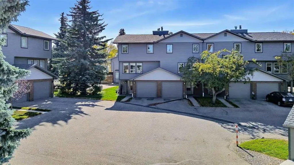 64 Woodacres Crescent SW #5