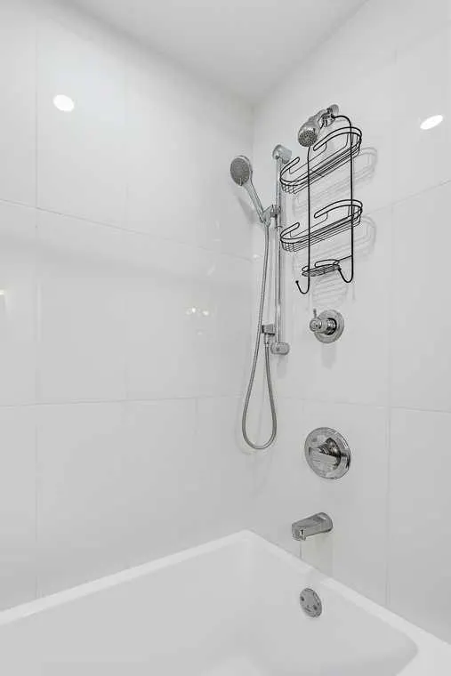 64 Woodacres Crescent SW #5