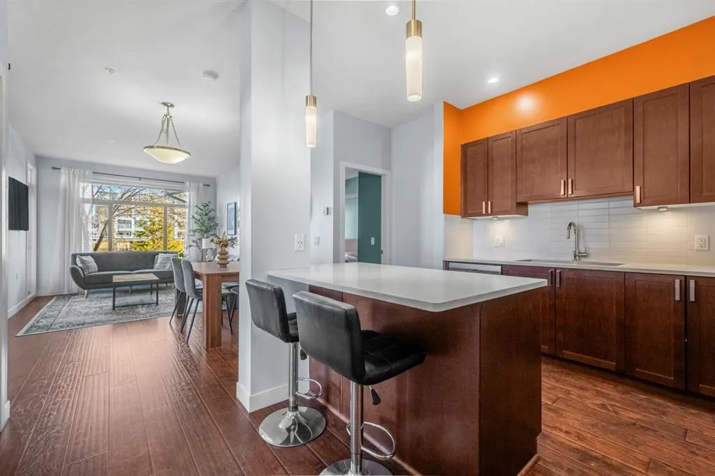 22 Auburn Bay Link SE #204