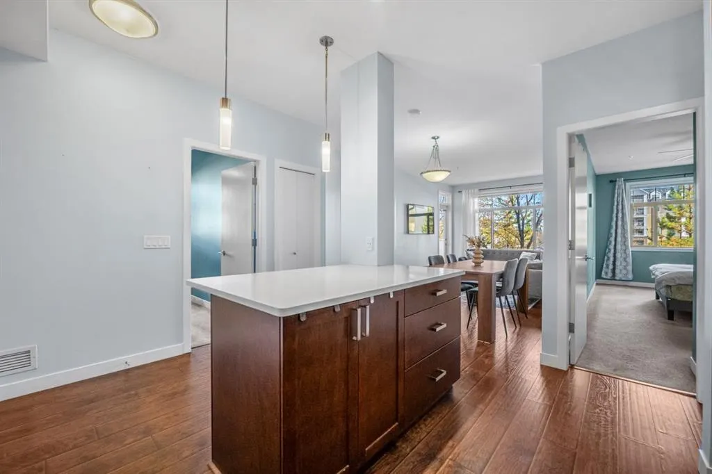 22 Auburn Bay Link SE #204