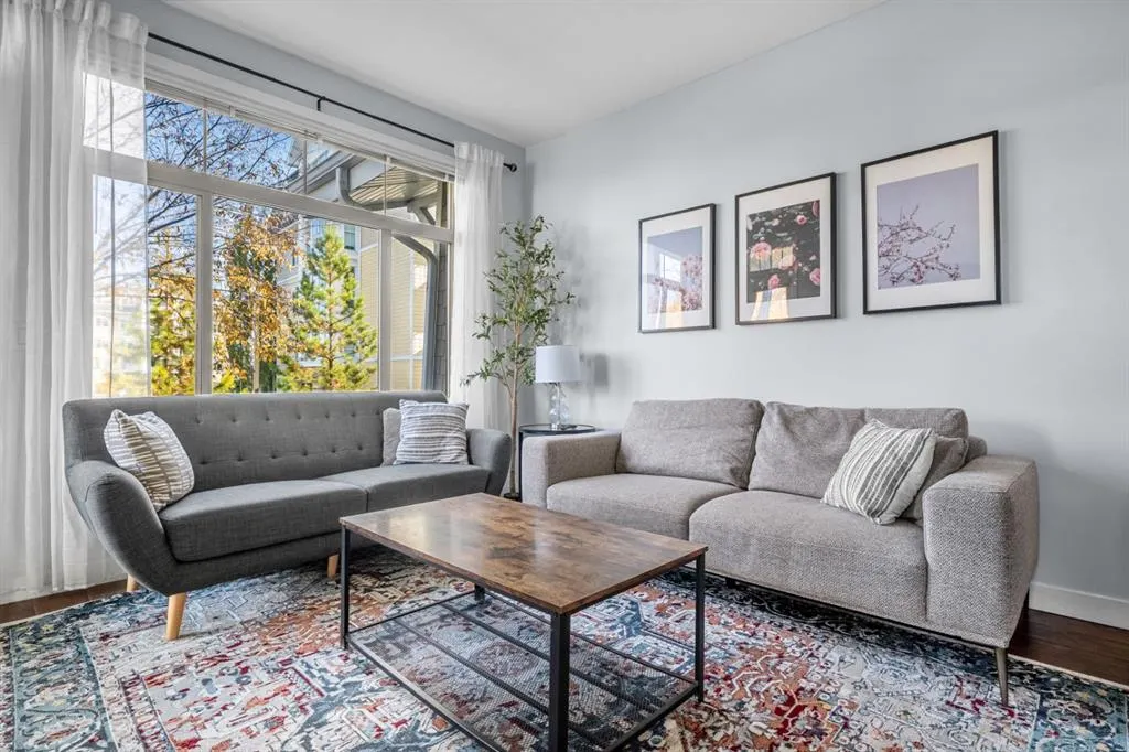 22 Auburn Bay Link SE #204