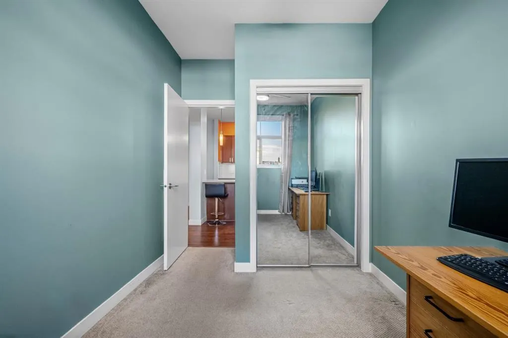 22 Auburn Bay Link SE #204