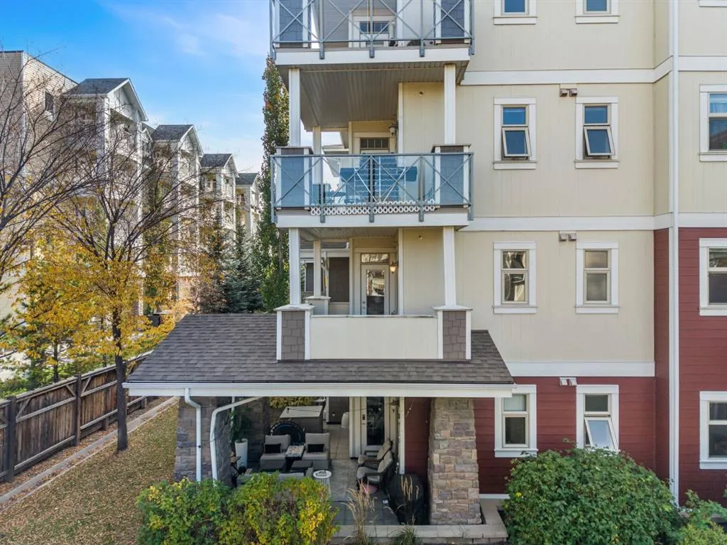 22 Auburn Bay Link SE #204