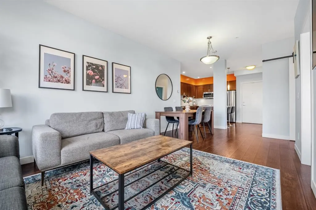 22 Auburn Bay Link SE #204