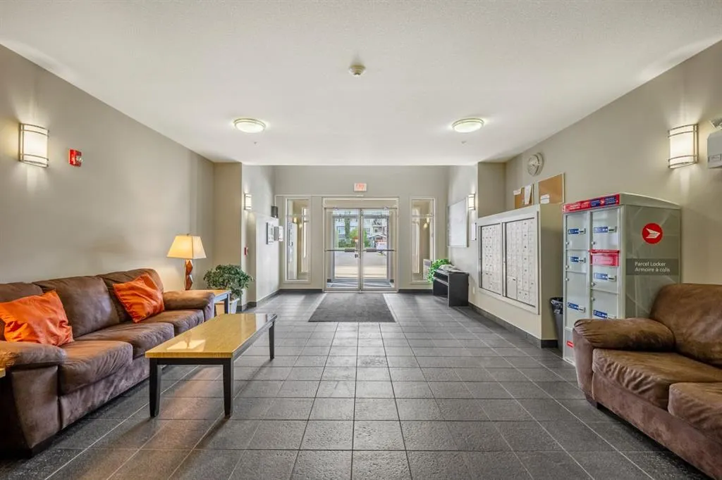 22 Auburn Bay Link SE #204