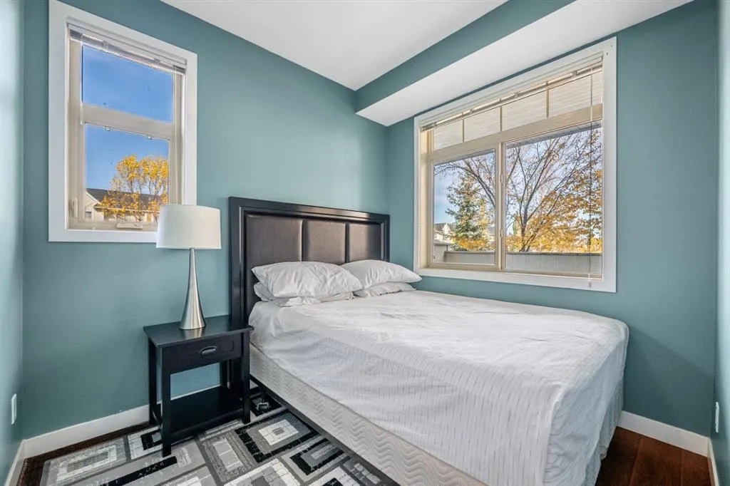 22 Auburn Bay Link SE #204