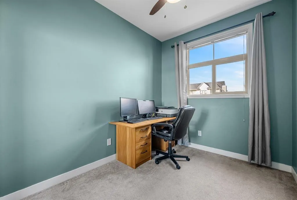 22 Auburn Bay Link SE #204