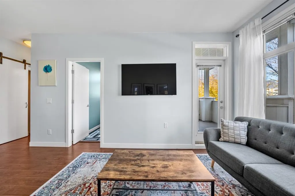 22 Auburn Bay Link SE #204