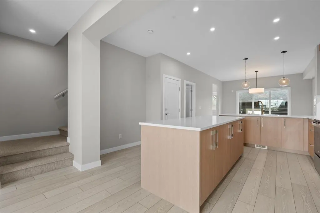 196 Huxbury View NE