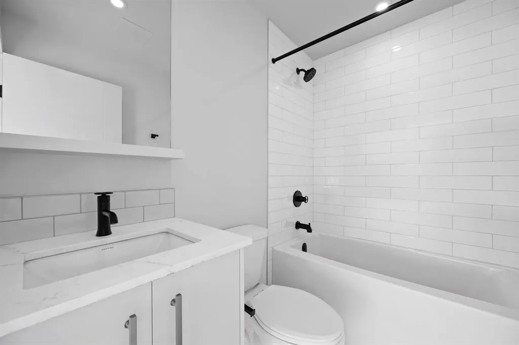 8375 Broadcast Avenue SW #701