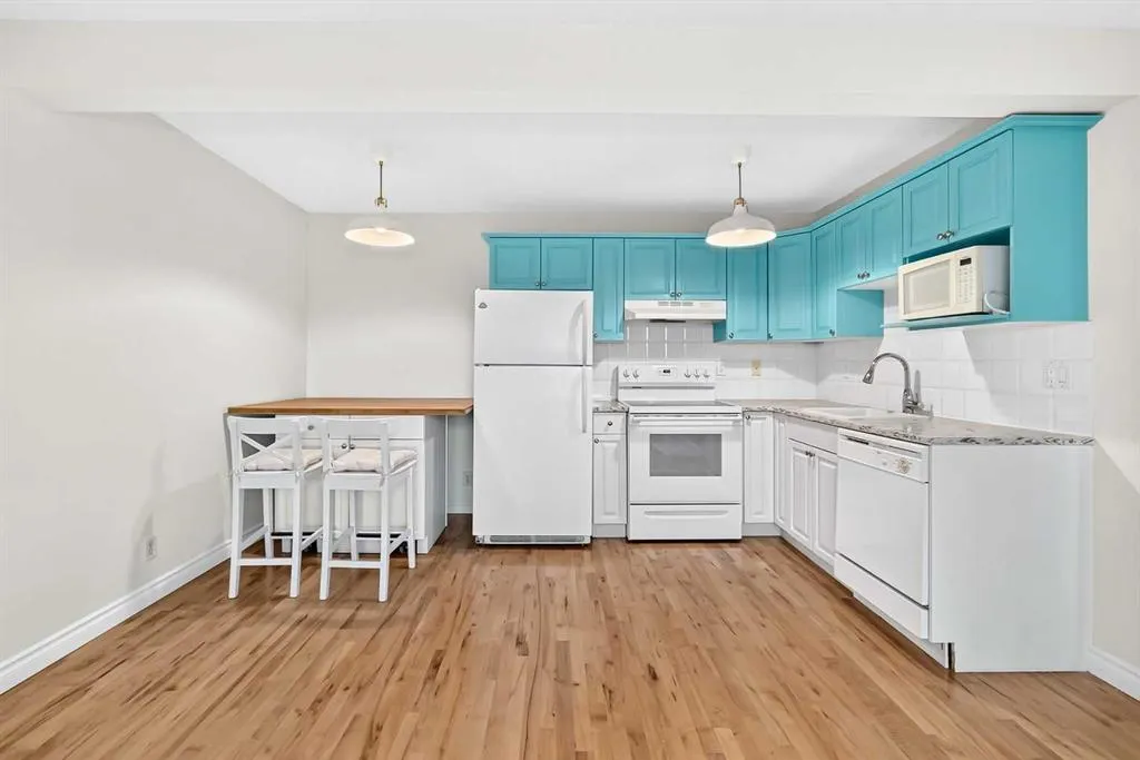 222 5 Avenue NE #404
