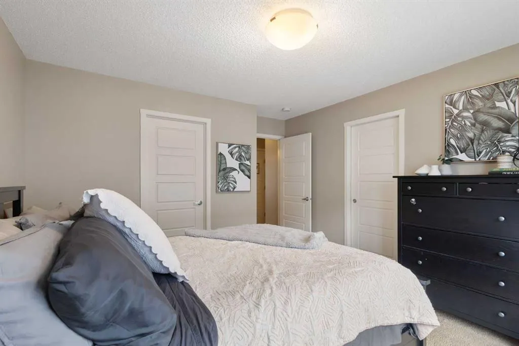 206 Nolanlake Villas NW