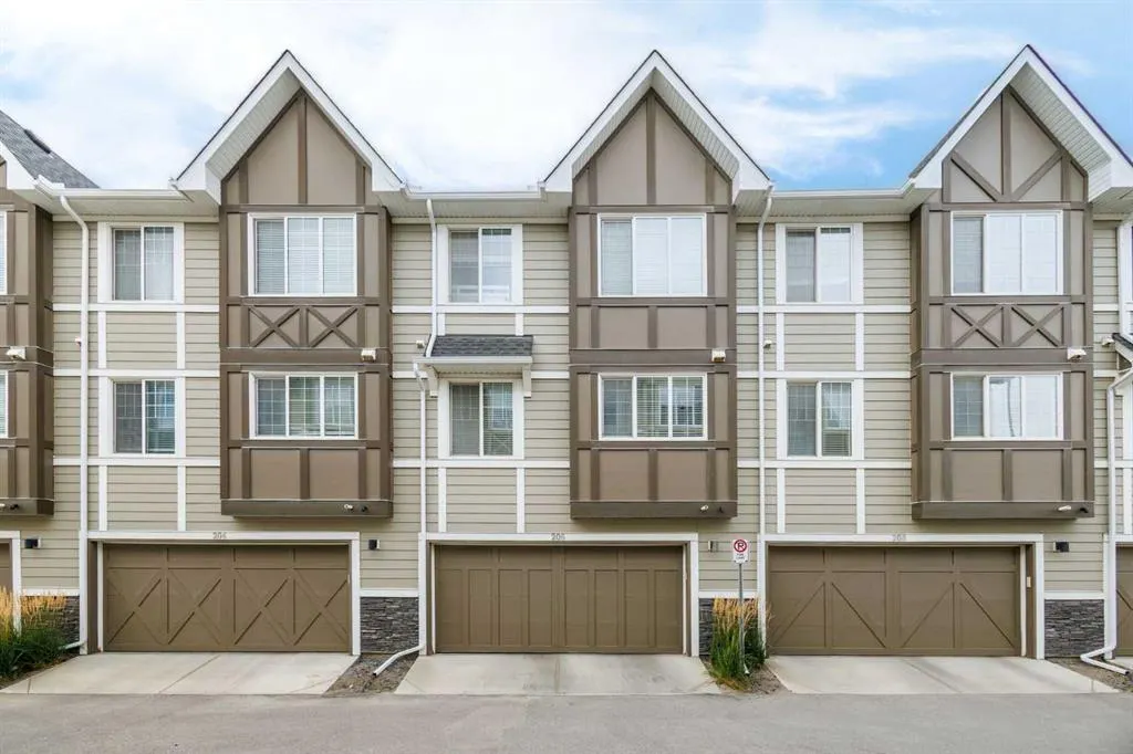 206 Nolanlake Villas NW