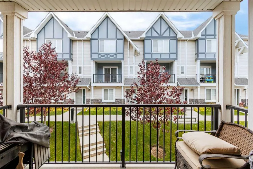 206 Nolanlake Villas NW