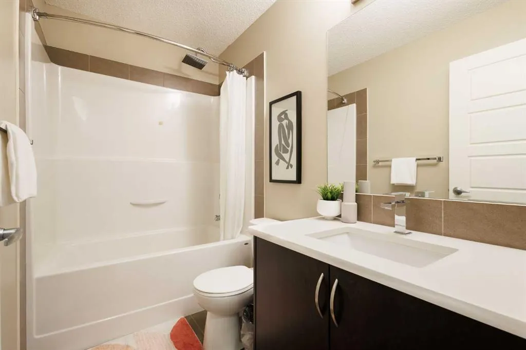 206 Nolanlake Villas NW