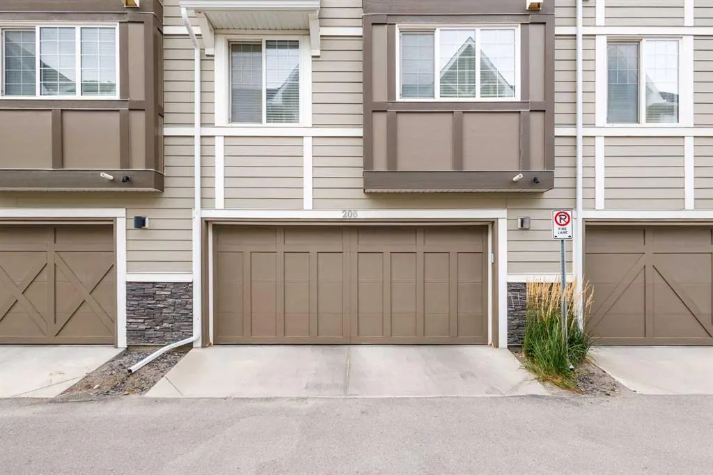 206 Nolanlake Villas NW