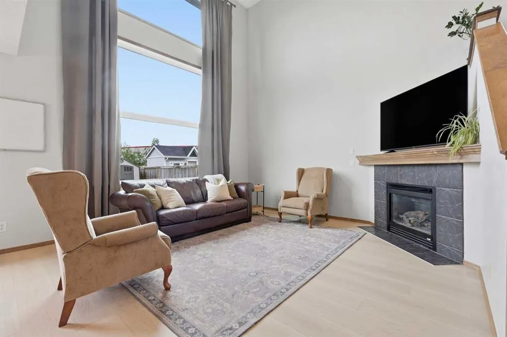 38 Chapman Close SE