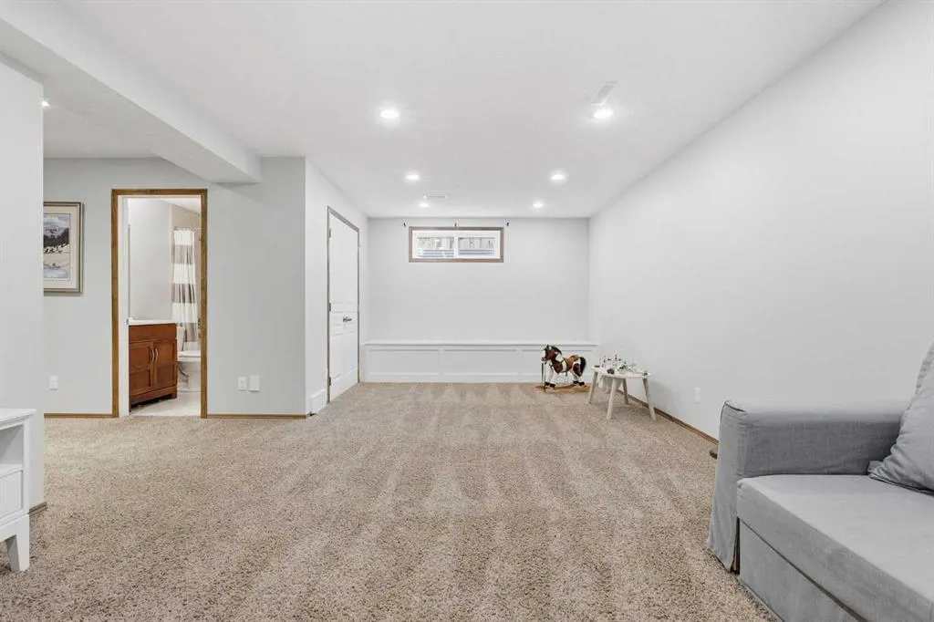 38 Chapman Close SE
