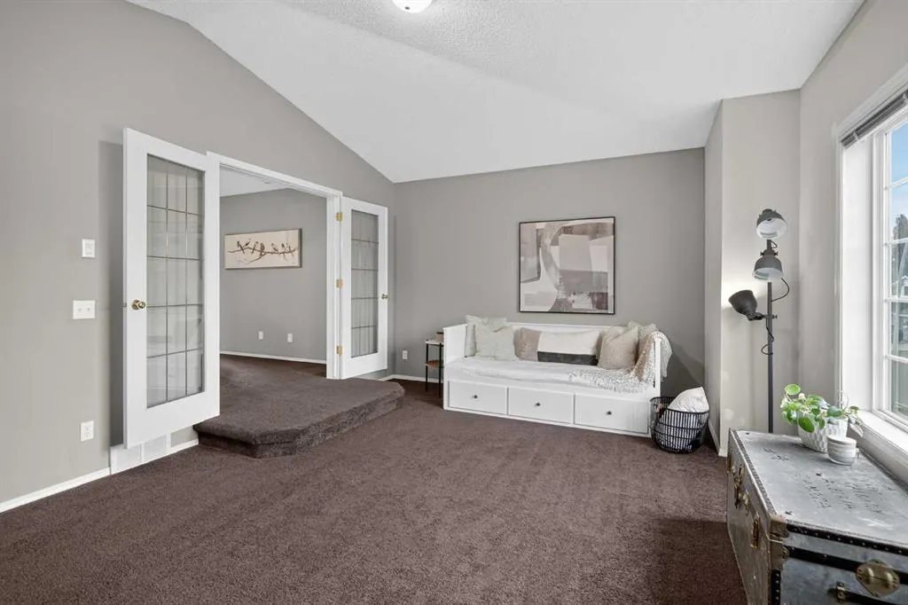 47 Chaparral Common SE