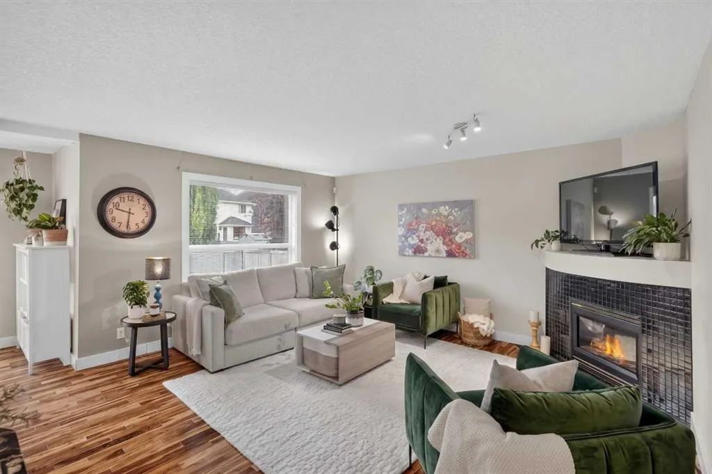 47 Chaparral Common SE