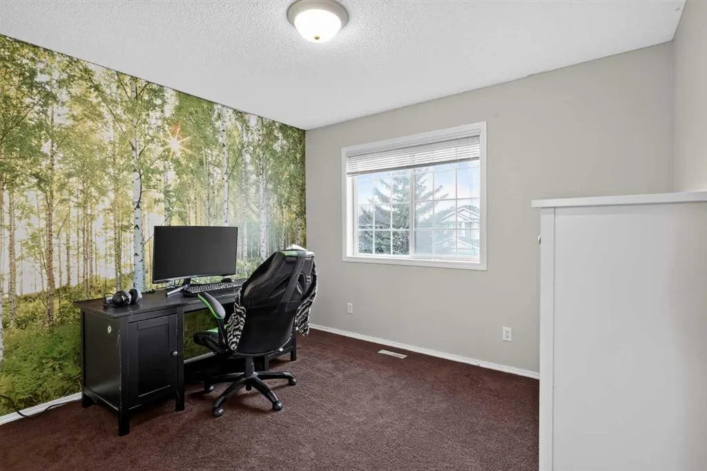 47 Chaparral Common SE