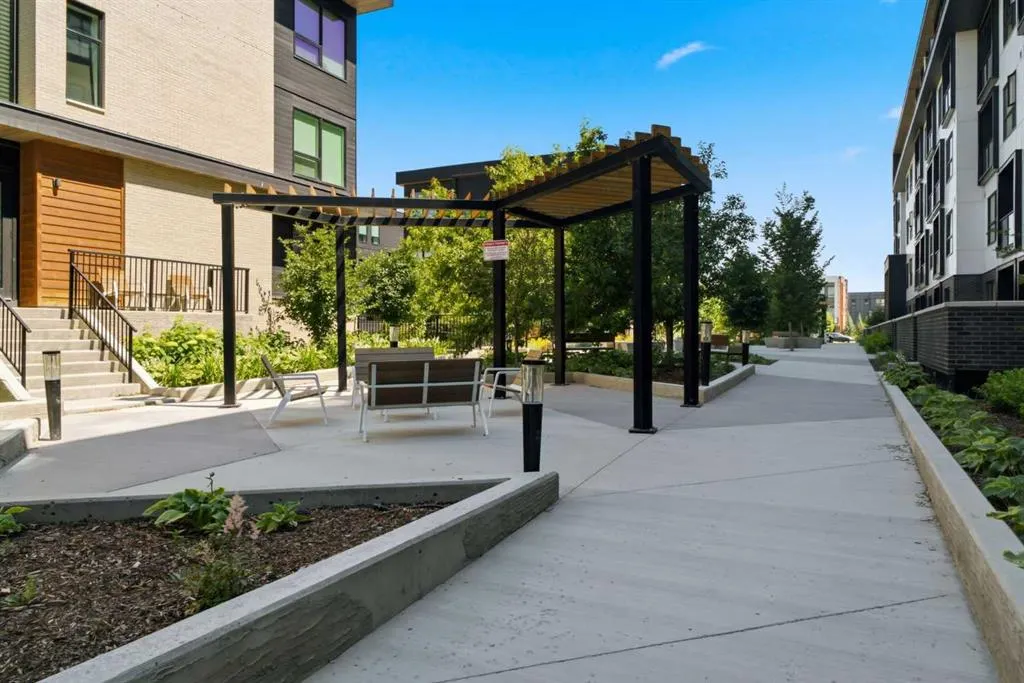 105 Lebel Crescent NW #301