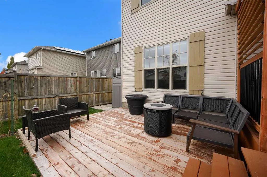 87 Springs Crescent SE