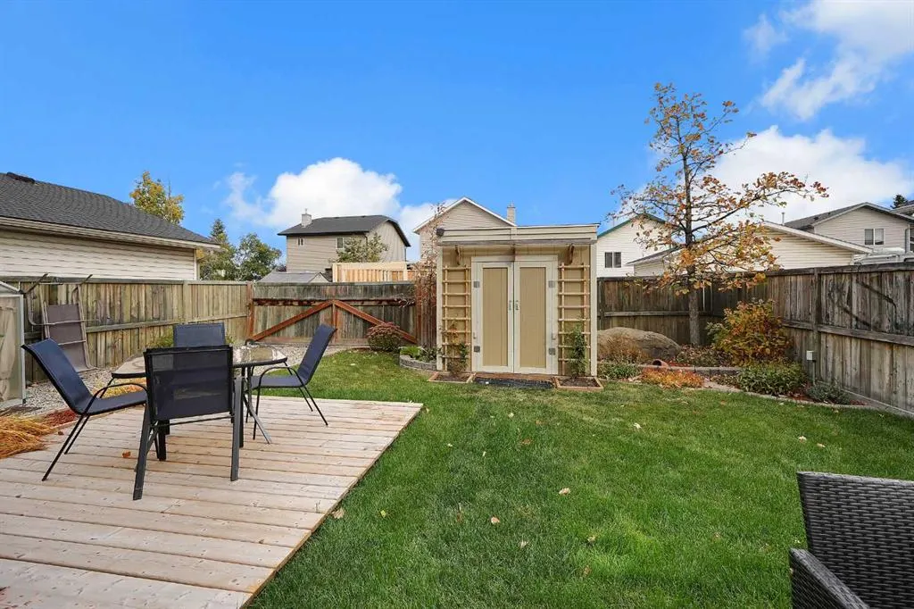 87 Springs Crescent SE