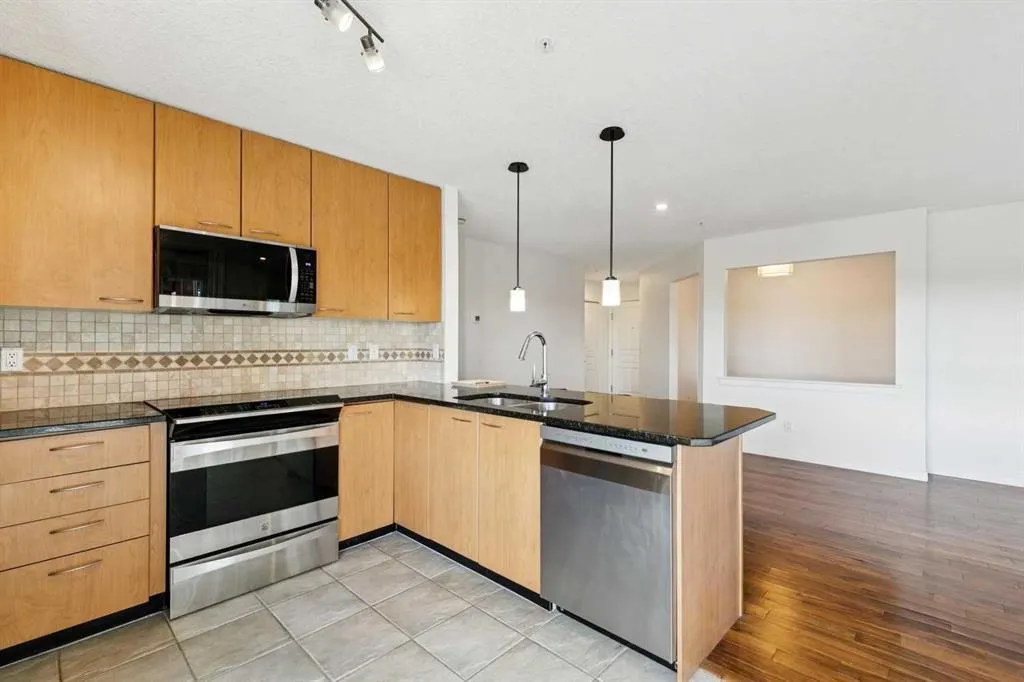 22 Richard Place SW #340