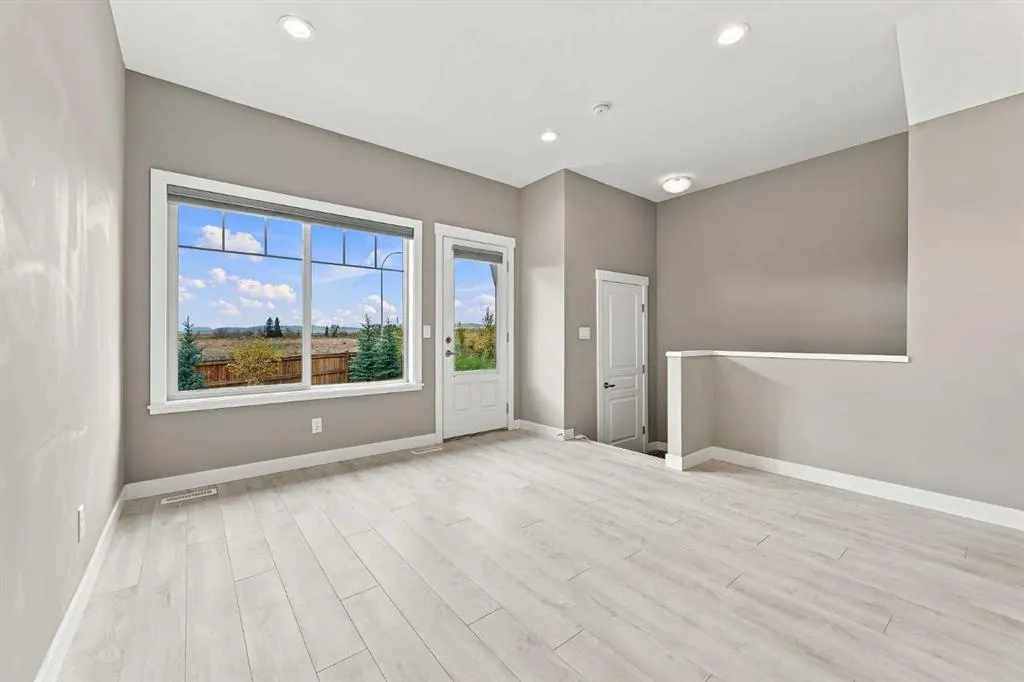 32 Horseshoe Crescent #1604