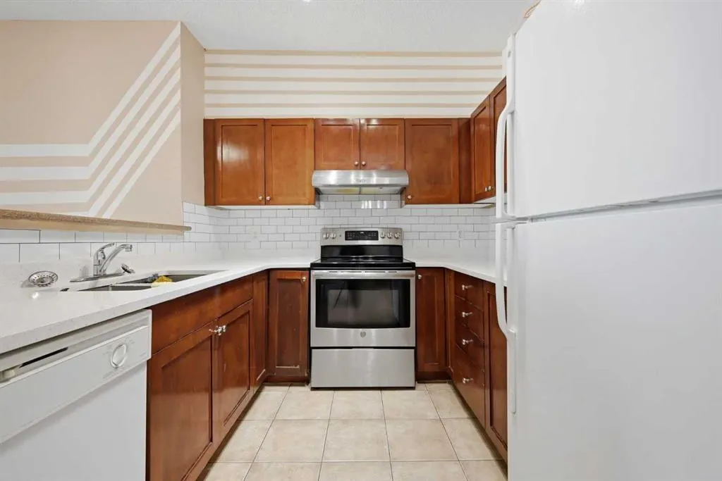 1140 Taradale Drive NE #2206