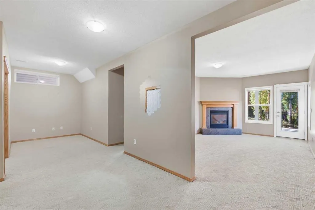 7 Royal Birch Green NW