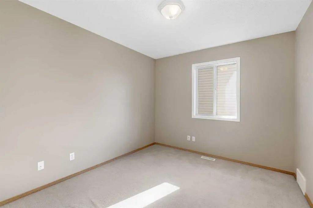 7 Royal Birch Green NW