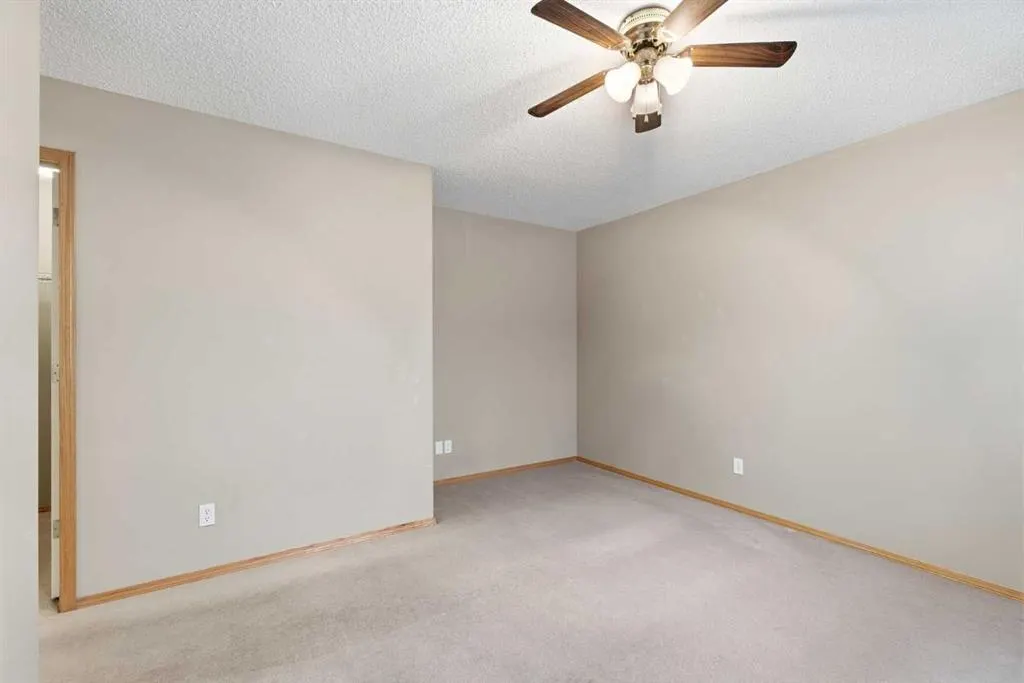7 Royal Birch Green NW