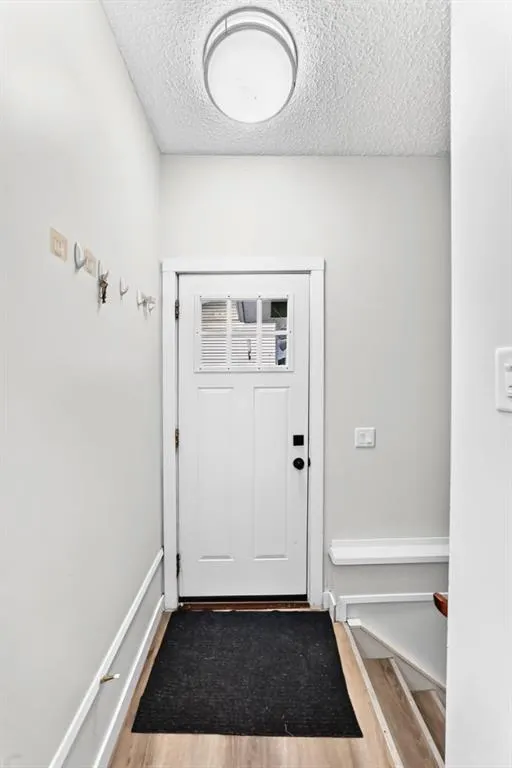 135 Whiteview Close NE