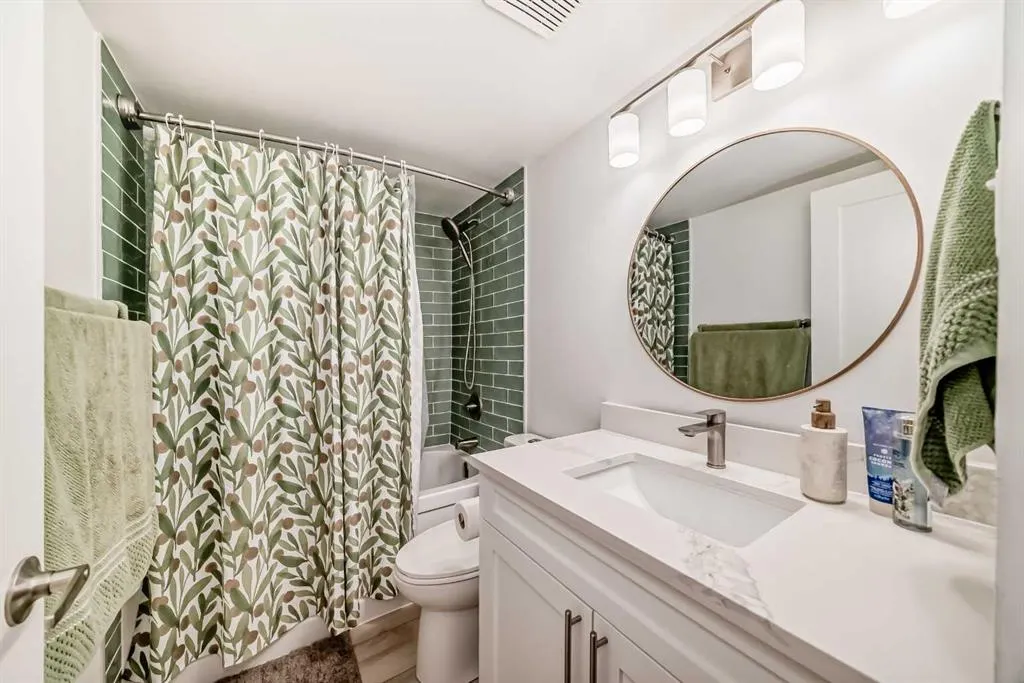 520 Cedar Crescent SW #202