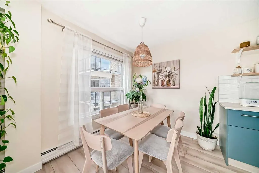 520 Cedar Crescent SW #202