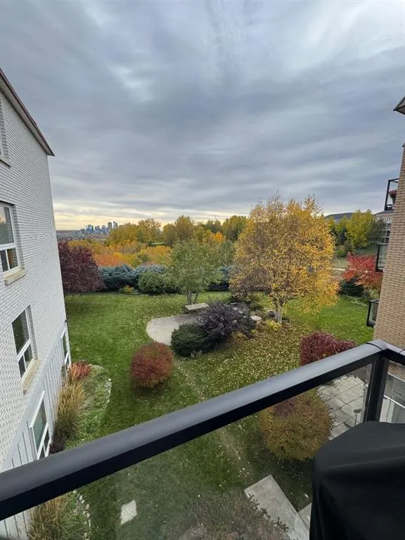 520 Cedar Crescent SW #202