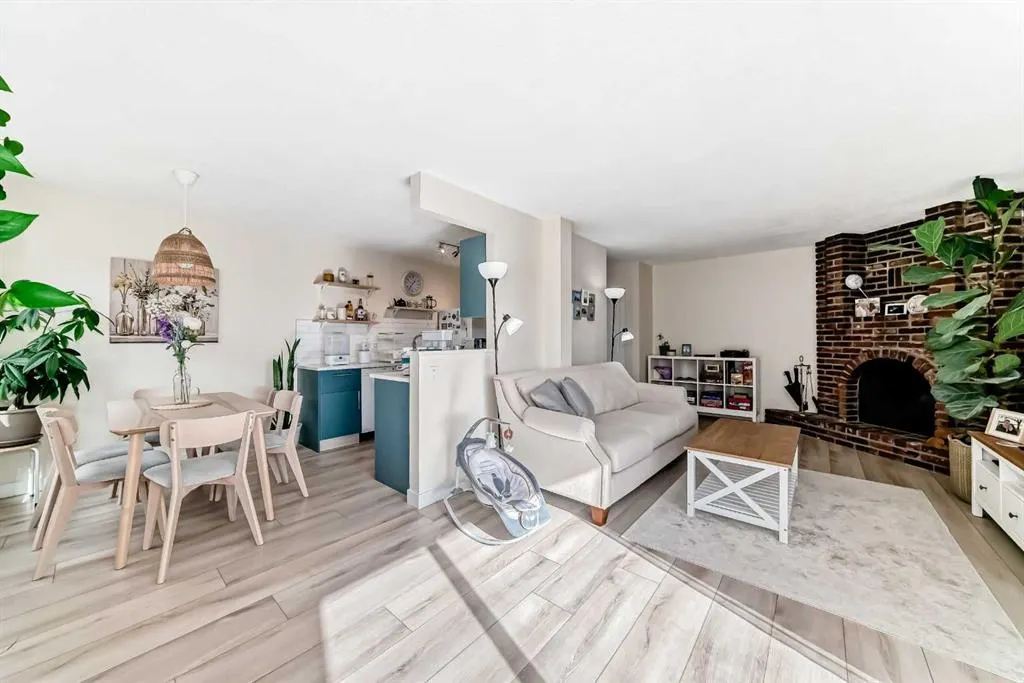 520 Cedar Crescent SW #202