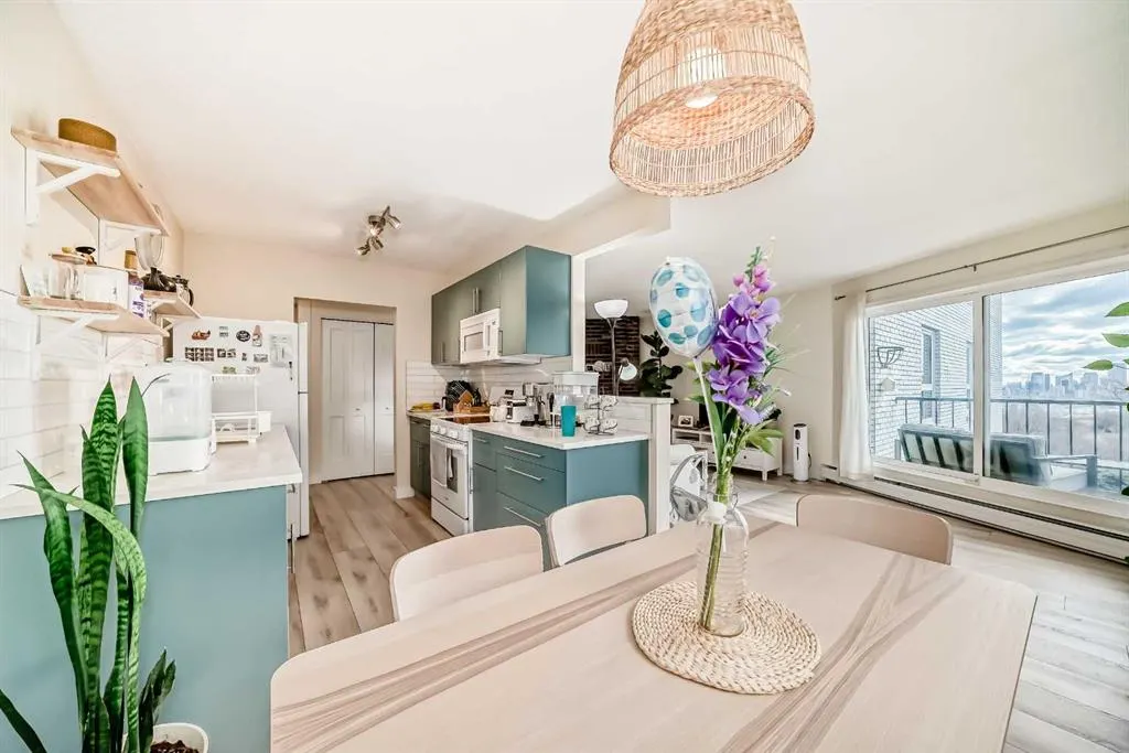 520 Cedar Crescent SW #202