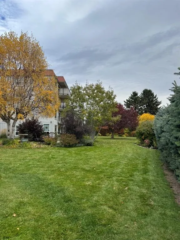 520 Cedar Crescent SW #202