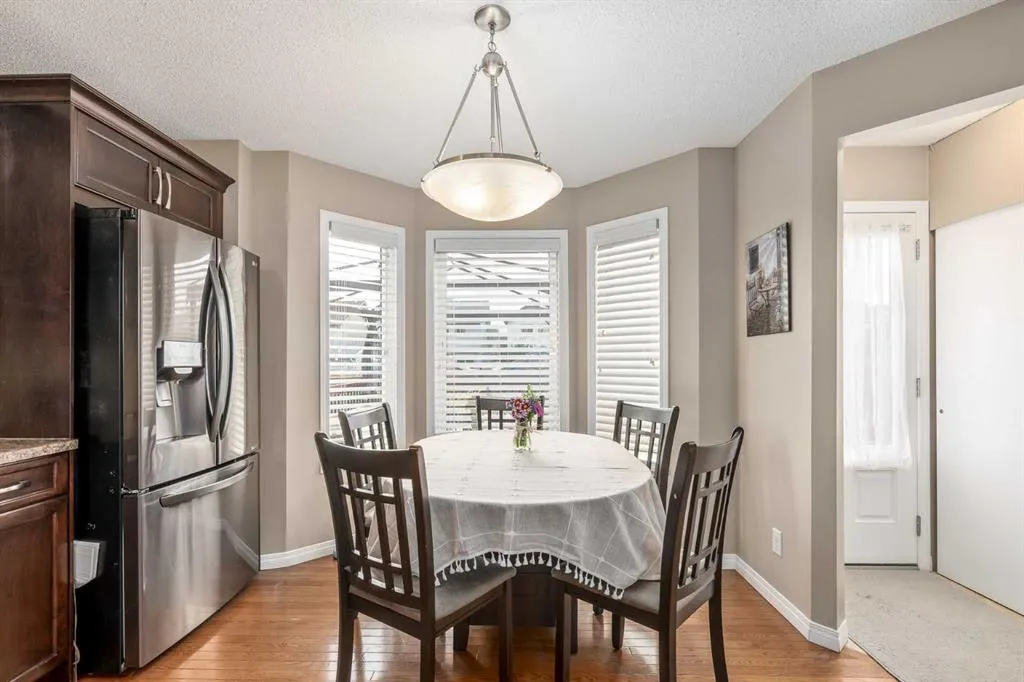 240 Elgin Meadows Gardens SE