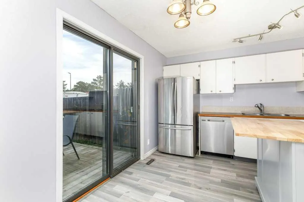 16C Manning Street