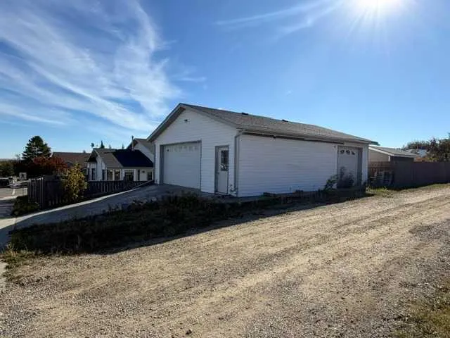 1 Pickering Close
